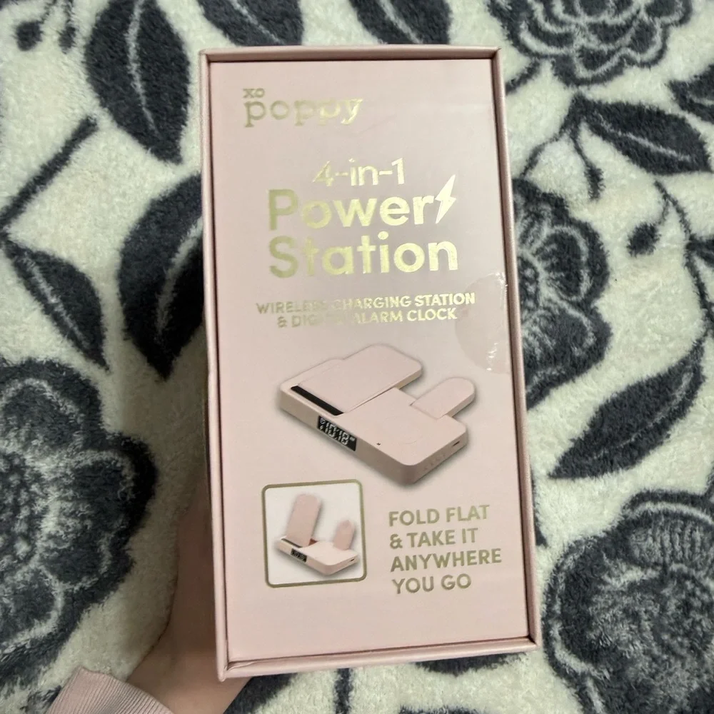 XO Poppy Pink 4-in-1 Power Station